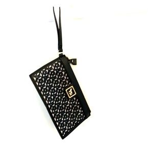 Black clutch